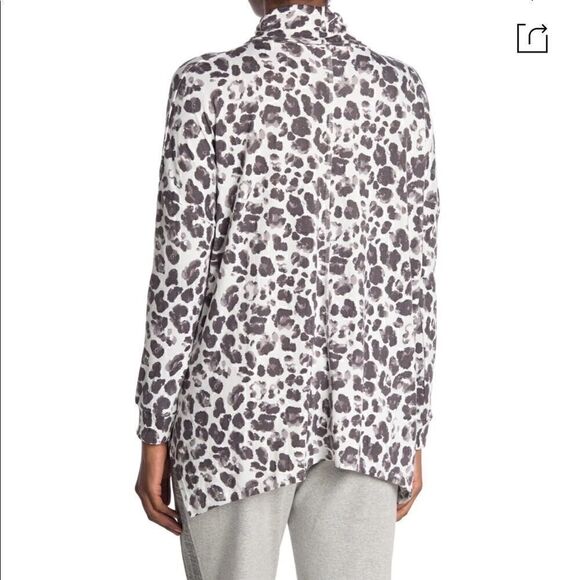 C & C California Printed Mock Neck Top - Size L - Picture 7 of 7